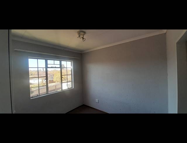 2 BEDROOM SECTIONAL TITLE FOR SALE IN COMET